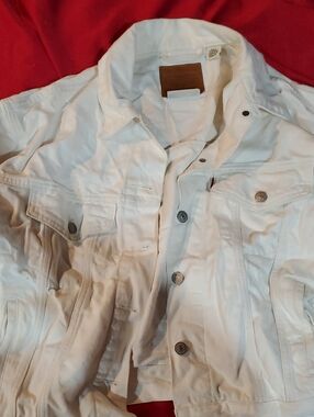 Levi's Women's White Denim Jacket - Classic Button-Front